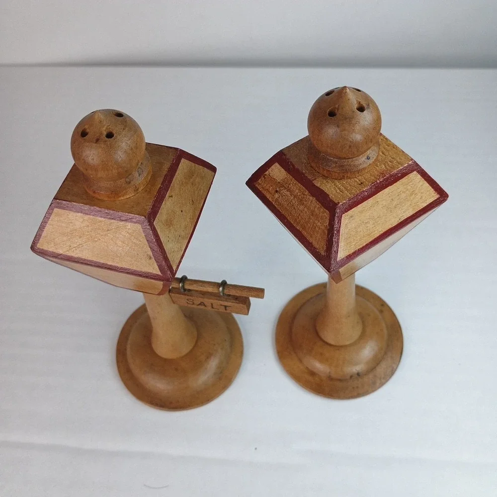 4 Sets Of Vintage Wooden Salt and Pepper Shakers Collectors